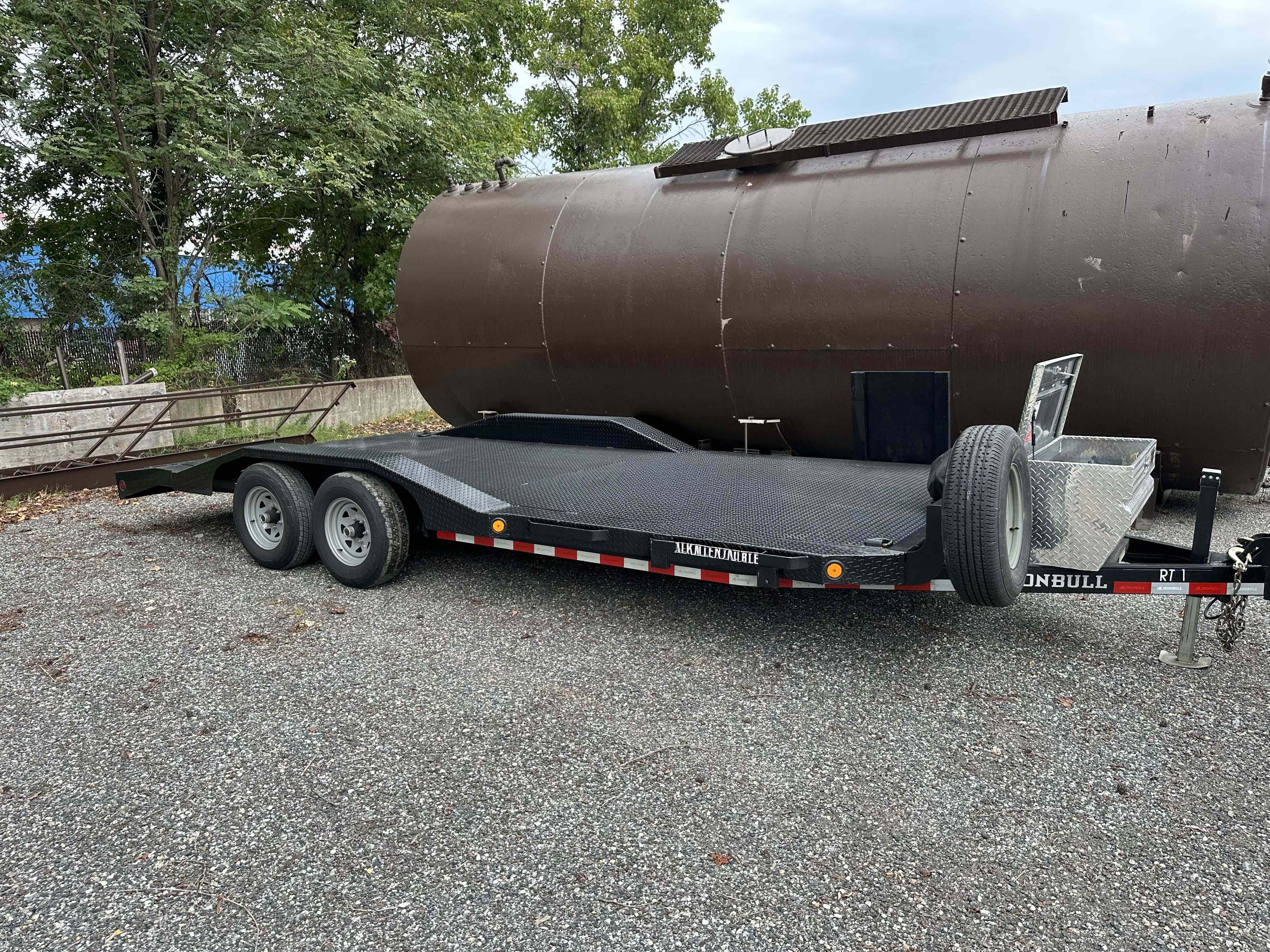 2022 Ironbull car hauler trailer for rent in Crownsville, Maryland